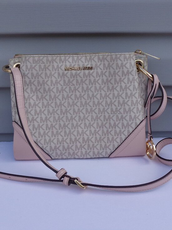 Michael Kors Handbags - Michael Kors Nicole Triple Compartment Vanilla Pink Crossbody Ballet Bag